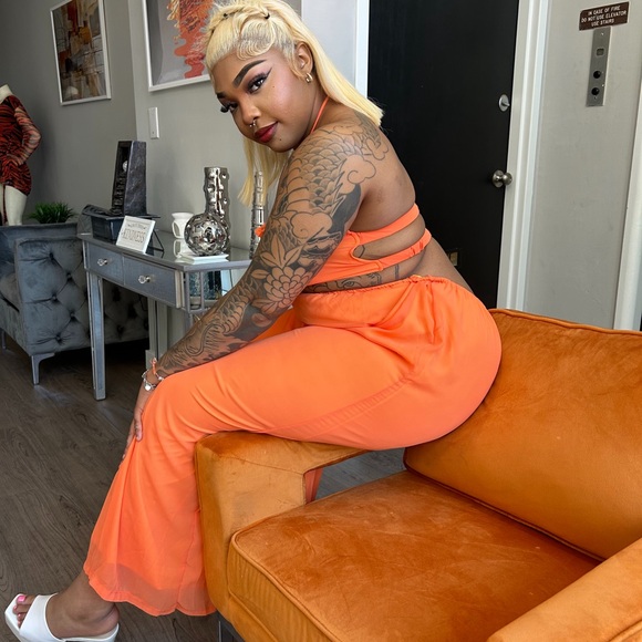 Flared Romper 🧡 - Picture 2 of 2